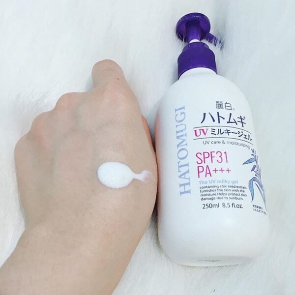 Sữa dưỡng thể chống nắng Hatomugi UV Milky Gel thực tế 1 (1)